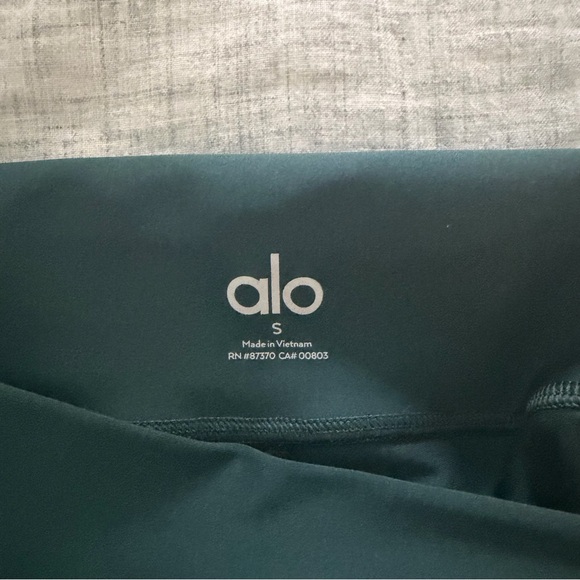 Alo Yoga Airlift Legging - Picture 4 of 4